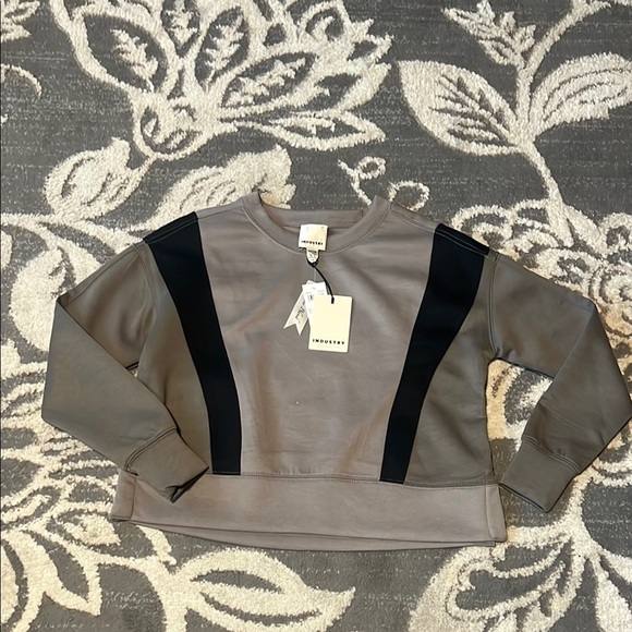 Gray and Black Cropped Boxy Sweatshirt with Mandarin Collar - Picture 1 of 4